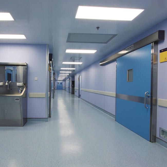 LED Panel als Deckenleuchte in einer medizinischen Einrichtung