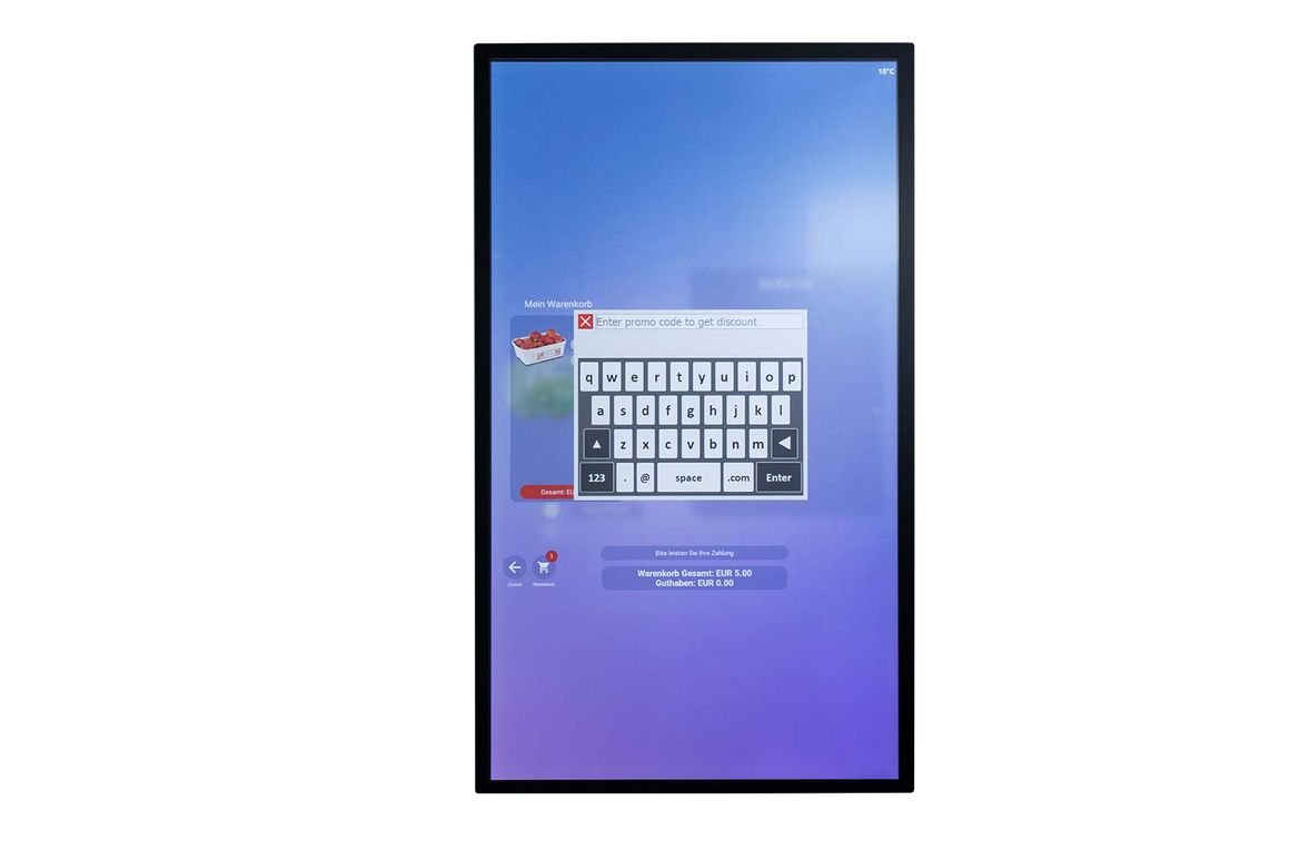 Eingabe Promocode auf Touchscreen Display