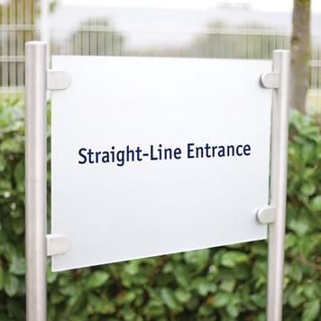 Placuta firma „Straight-Line Entrance”, cu pacuta de plexigas